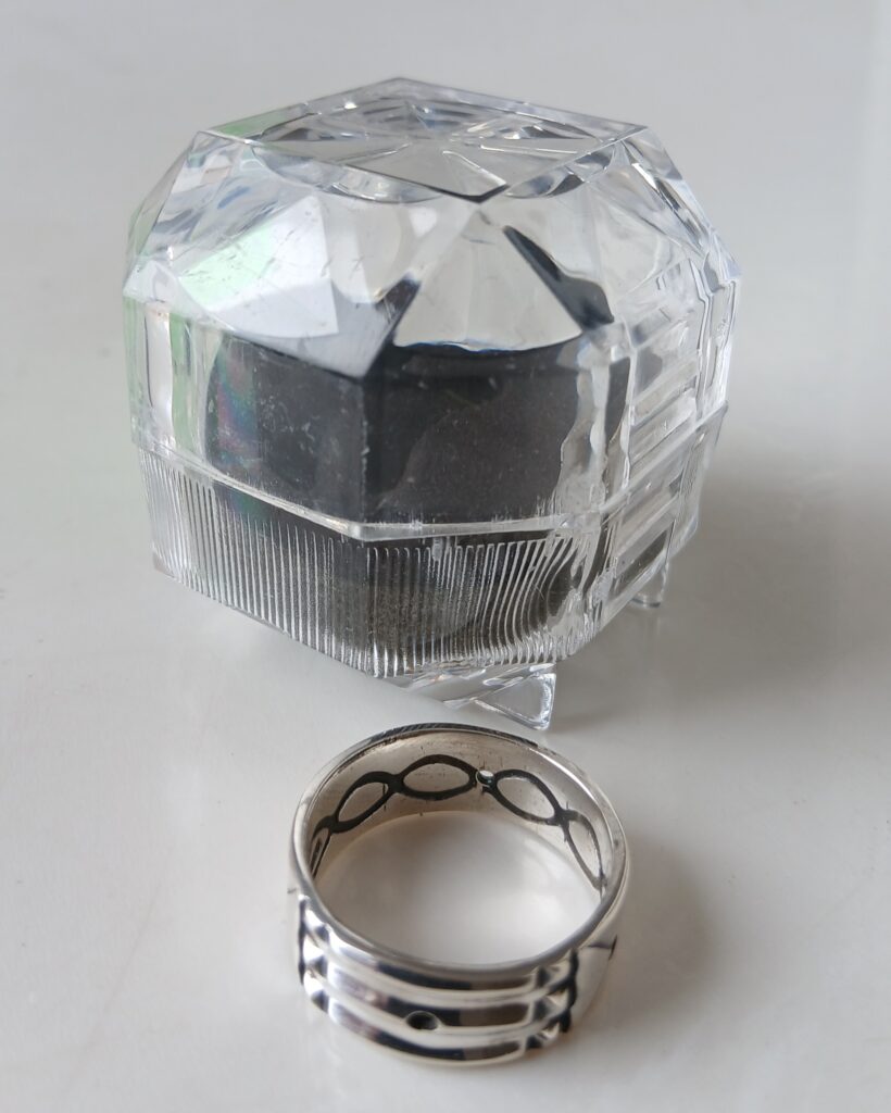 ANILLO ATLANTE DE PLATA - Precio 120 soles