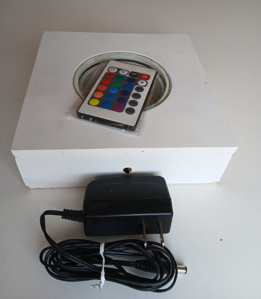 BASE DE COLORES PARA CUENCO DE CUARZO - Precio 180 soles MEDIDAS 17.5 X 17.5 X 6